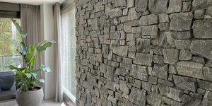 Каменная стена в интерьере фото 3D панели RKS SLATE Гранит Sesame Grey Country заказать (1)