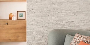 Каменная стена в интерьере фото 3D панели RKS SLATE Кварцит White Quartz Classic купить камень для стен с доставкой (17)