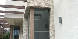 3D панели из натурального камня Кварцит Beige Quartz Classic от бренда  RKS SLATE фото фасада из камня бежевого (4)