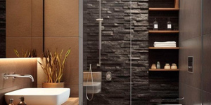 Отделка стены в ванной комнате 3D панелями из натурального камня Кварцит Black Quartz Classic от бренда RKS SLATE фото ремонта (1)