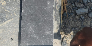 Брусчатка RKS Slate Belgian Black Ригель 320х80 мм (фото с карьера) (2)