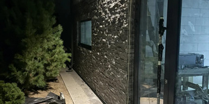 Дом из натурального камня 3D мозаика из камня RKS SLATE Кварцит Monsoon Black Rockface облицовка фасада (19)