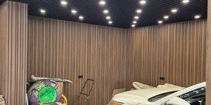 Реечная панель Different Lines, Australian Palisander, Co-Extrusion стены в гараже рейкой разной ширины реальные фото (5)