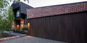 Реечная панель ДПК Turtle Shell, Middle Lines, Australian Palisander Co-Extrusion гаражные ворота из реечных панелей (2)