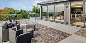 Реечная панель ДПК Turtle Shell, Middle Lines, Faroese Smokewood Co-Extrusion смотреть фото готовых домов с рейками на фасаде (1)