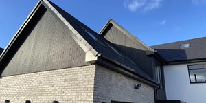 Реечная панель ДПК Turtle Shell, Middle Lines, Faroese Smokewood Co-Extrusion черные рейки для фасада (2)