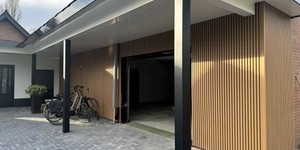 Реечная панель ДПК Turtle Shell, Middle Lines, Siberian Pine Co-Extrusion отделка фасада и гаражных ворот рейками (1)