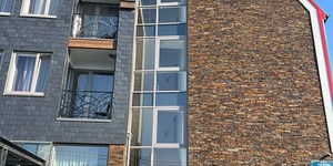 Проект дома с фасадом из Кровельного Сланца RKS SLATE Charcoal и 3D панели Сланец Cedar Slate Country Rockface Strips (10)
