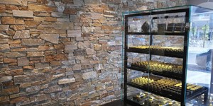Каменная стена в интерьере 3D панели RKS SLATE Кварцит Multi Quartz Country заказать в РКС Клинкер с доставкой (7)
