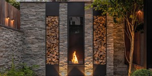 Забор из натурального камня 3D мозаика из камня RKS SLATE Кварцит Monsoon Black Rockface фото после монтажа (4)