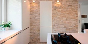 3D панели из натурального камня Кварцит Beige Quartz Classic от бренда  RKS SLATE отделка стены камнем на кухне фото