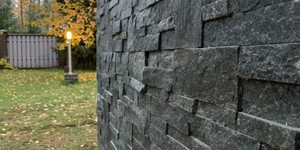 Черные каменные цоколь, подпорные стены и колонны фото 3D панели RKS SLATE Сланец Black Quartz Modern (4)