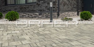 Тротуарная плитка на бетонное основание фото - Браер Старый Город Ландхаус Туман купить в Белгороде