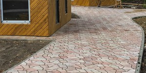 Тротуарная плитка у частного дома фото BRAER, Сан-Тропе, Color Mix Каньон купить у официального дилера РКС Клинкер